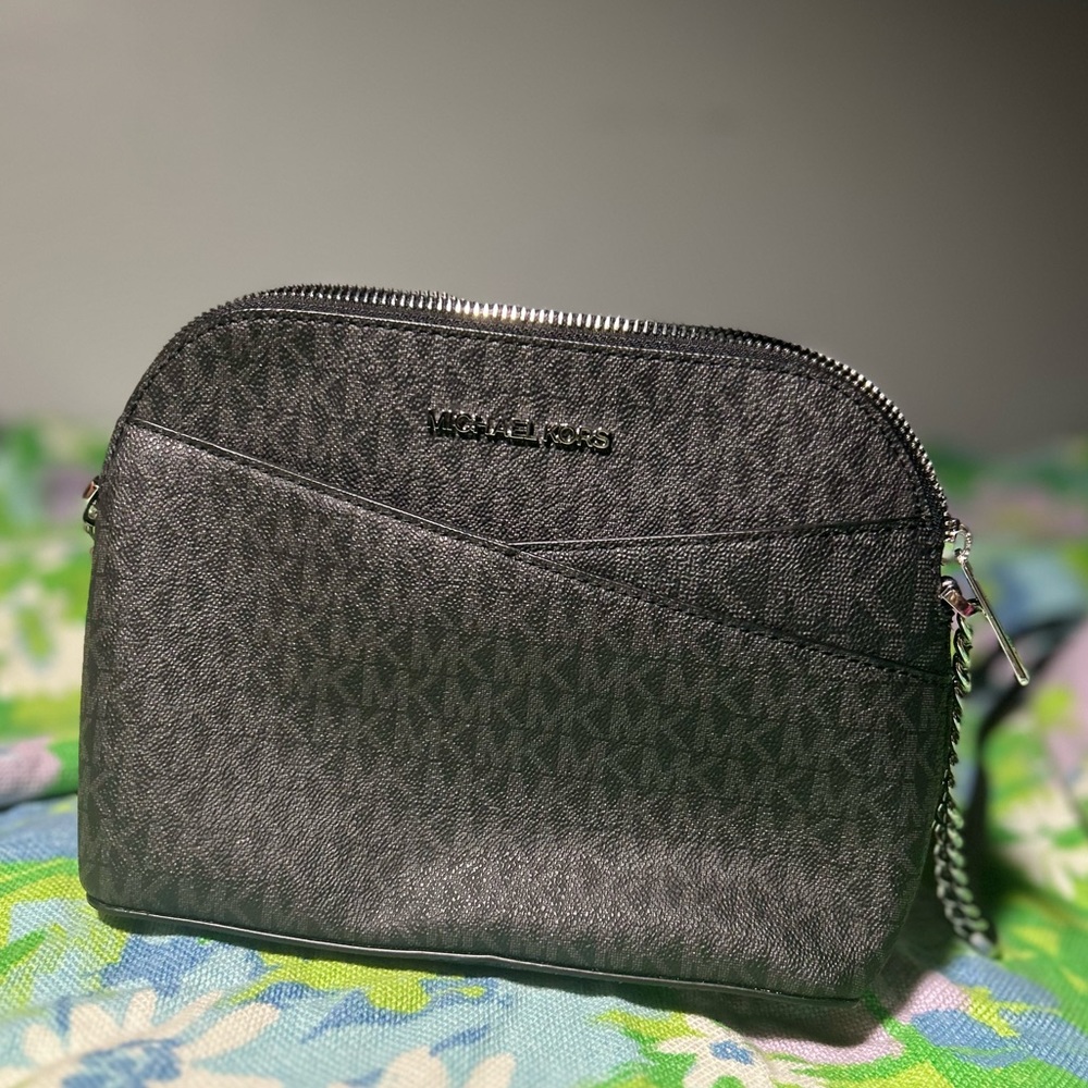 Michael Kors Jet Set Travel Medium Logo Dome Crossbody Bag